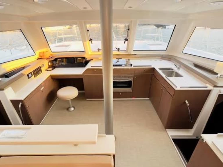 Alquiler Catamarán Bali con o sin  título de navegación