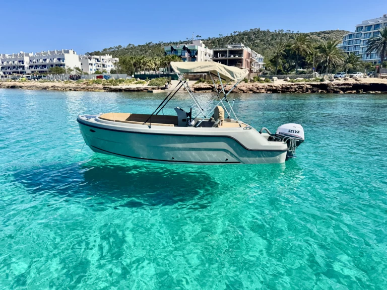 Alquiler Lancha Polyester Yacht con o sin  título de navegación