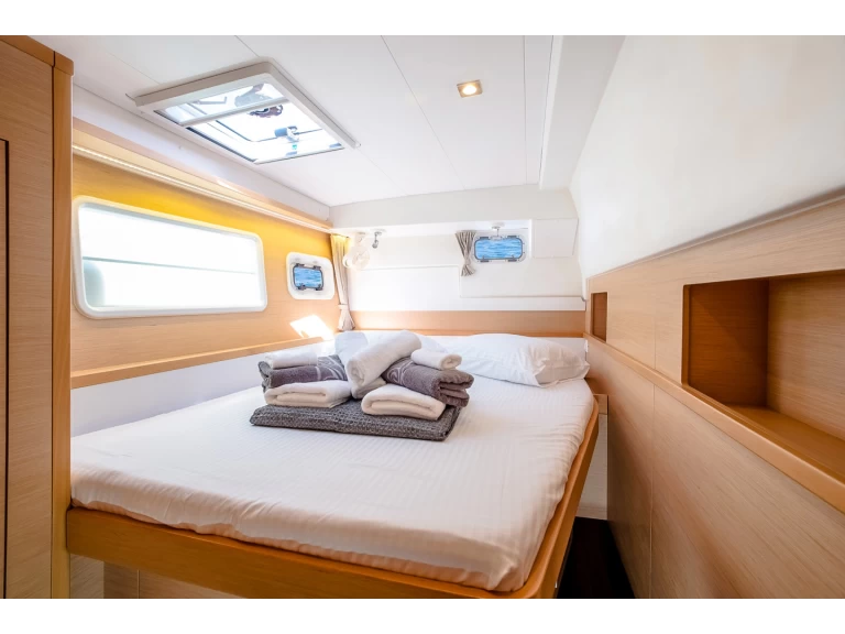 Alquiler de Catamarán, con o sin patrón Lagoon Álimos