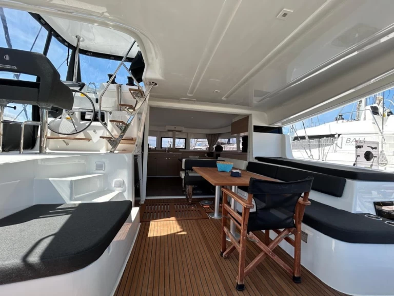 Lagoon Lagoon 43 de alquiler a Álimos