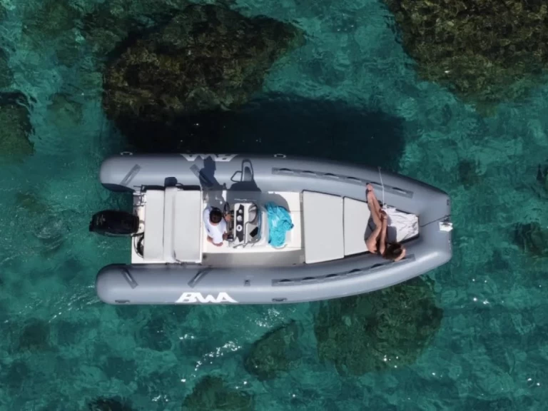 Alquiler de barcos Villasimius barato de California 550