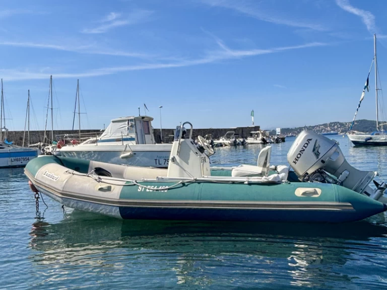 Alquiler Neumática Bombard con o sin  título de navegación