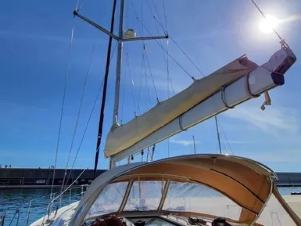 Alquiler de Jeanneau New Co Jeanneau Sun Odyssey 49 en Port Grimaud