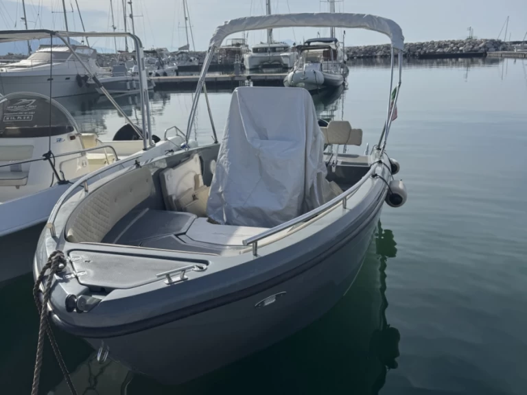 Alquiler de Scar Nex en Salerno