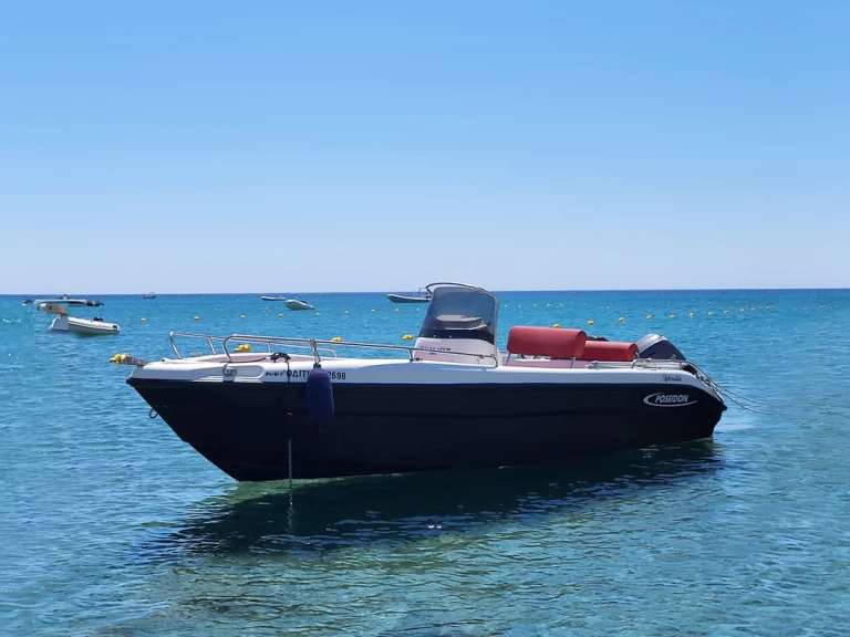 Alquiler de barcos Agía Kiriakí barato de BLU WATER 185