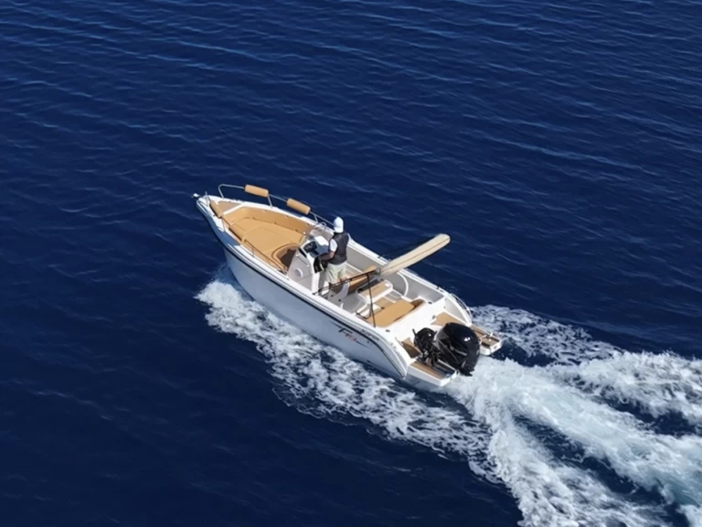 Alquiler de Karel F 19 en Latchi