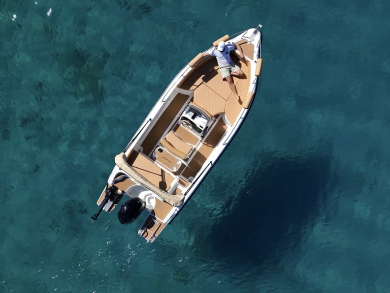 Alquiler de barcos Latchi barato de F 19