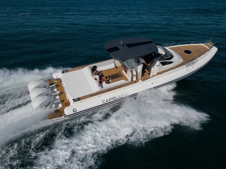 Alquiler Neumática en Marine de Sant'Ambrogio - Capelli Tempest 44