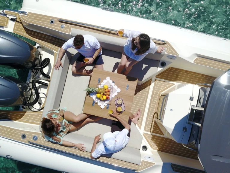 Alquiler Neumática Capelli con o sin  título de navegación