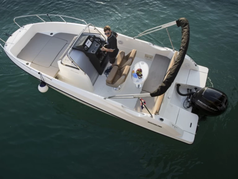 Alquiler Lancha Quicksilver con o sin  título de navegación