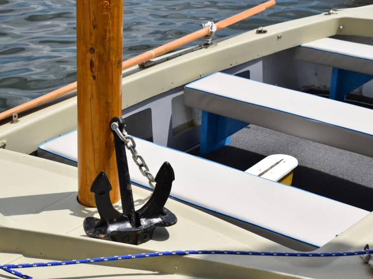 Alquiler Lancha Zephyr con o sin  título de navegación