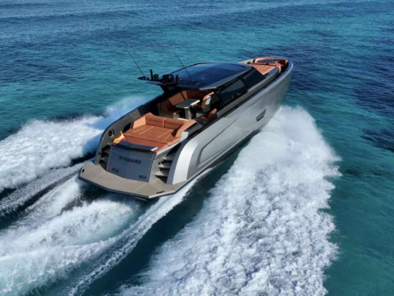 Yate de lujo para alquilar Marina Ibiza al mejor precio