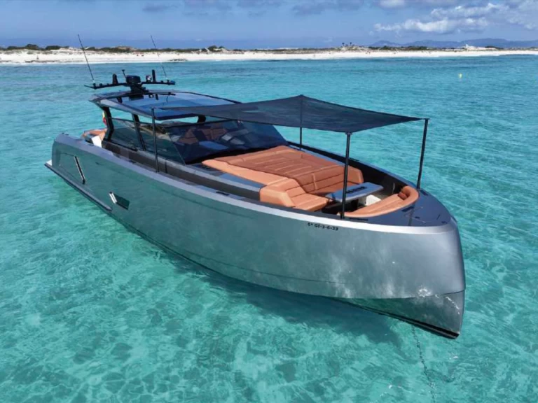 Vanquish VQ 58 de alquiler a Marina Ibiza
