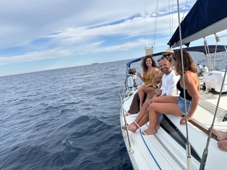 Velero para alquilar Barcelona al mejor precio