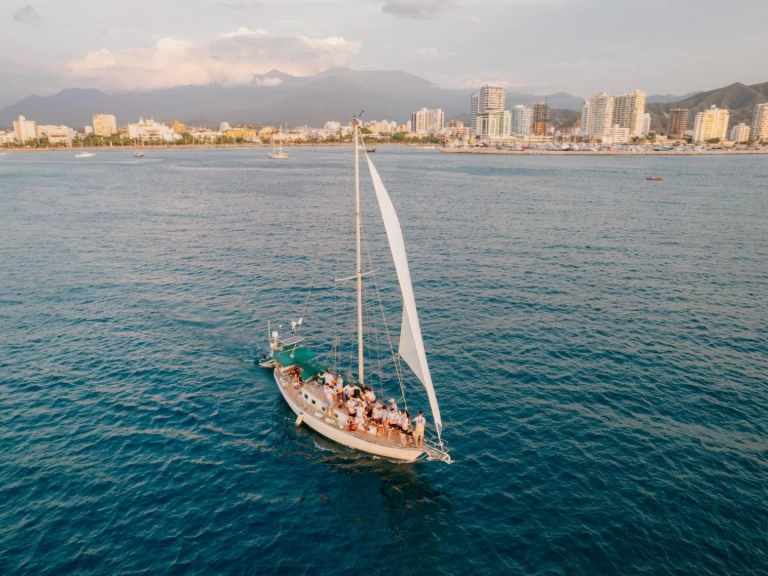 Alquiler de Velero, con o sin patrón Shannon  Santa Marta