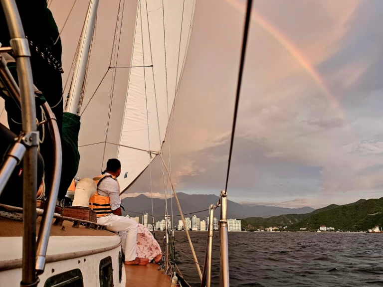 Velero para alquilar Santa Marta al mejor precio