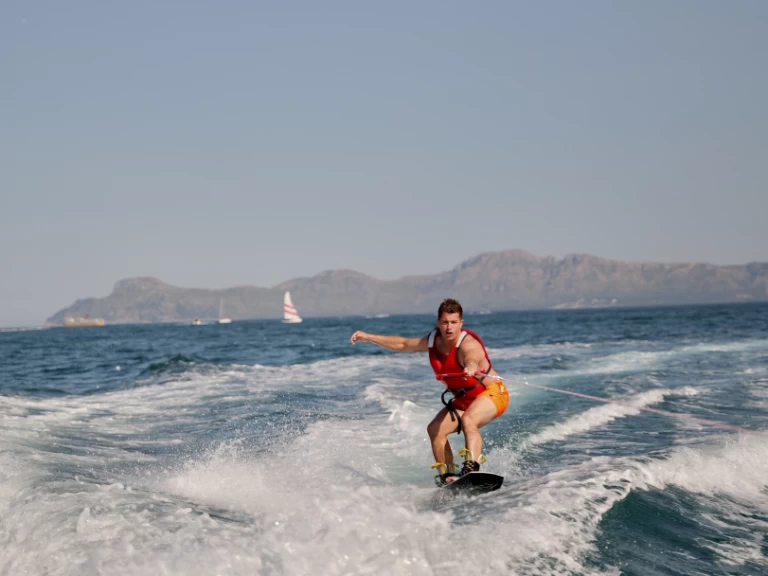 Alquiler Lancha Monterey con o sin  título de navegación