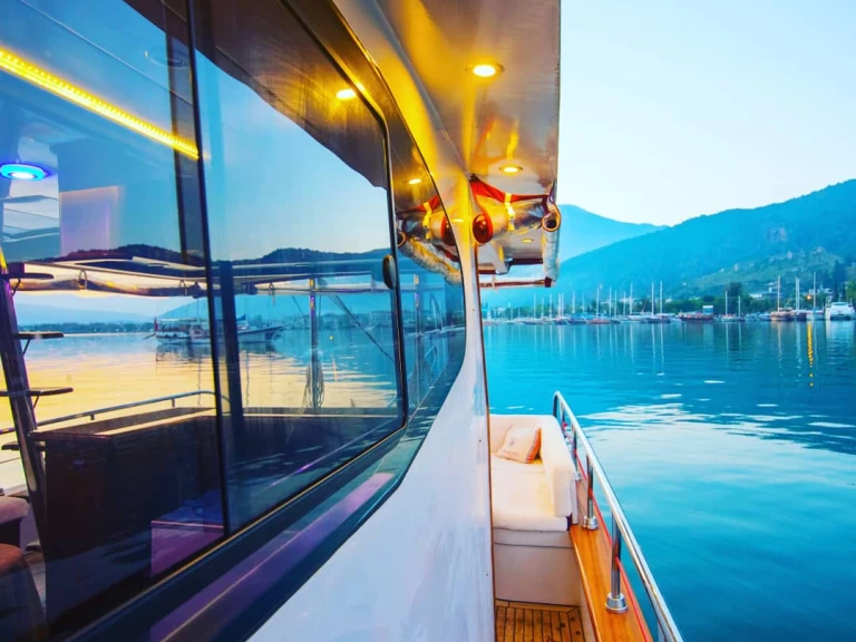 Alquiler de barcos Fethiye Harbour barato de costome made 