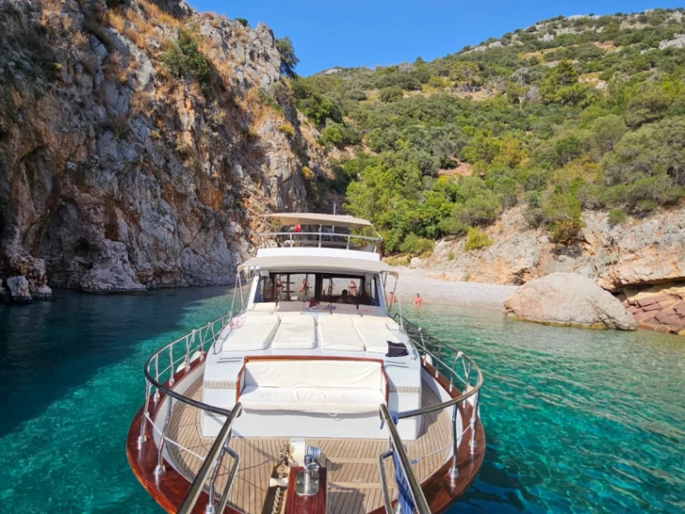 Alquiler Velero costom made  con o sin  título de navegación