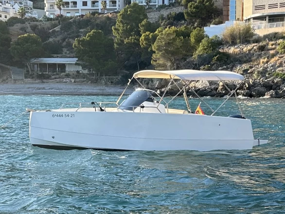 Alquiler de barcos Marina Greenwich barato de Nuva M6 Open