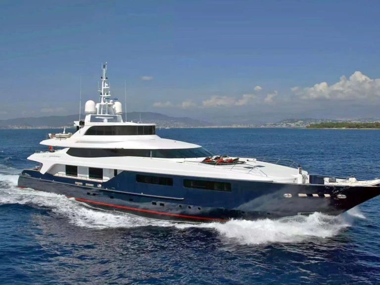 Alquiler de Custom BURKUT en Nápoles