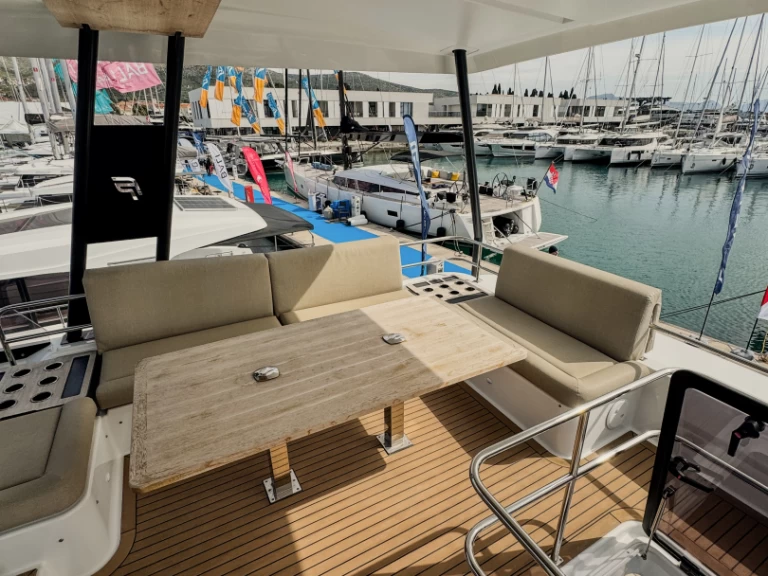 Alquiler de barcos Seget Donji barato de Fountaine Pajot MY5