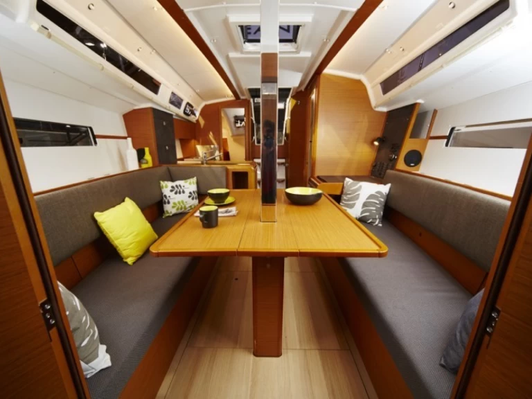 Alquiler de embarcaciones Jeanneau Sun Odyssey 349 enLefkáda en Samboat