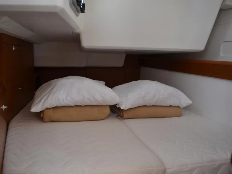 Alquiler de Velero, con o sin patrón Jeanneau Seget Donji