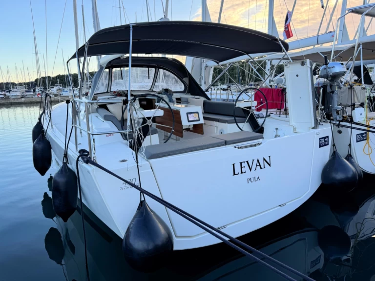 Dufour Dufour 430 Grand Large de alquiler a Pula