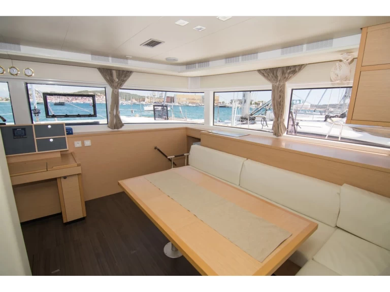 Alquiler Catamarán Lagoon con o sin  título de navegación