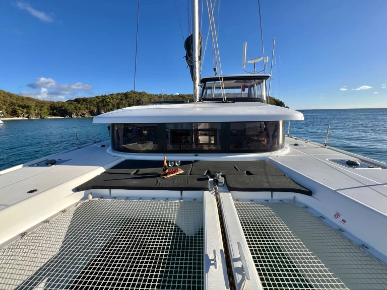 Yate de lujo para alquilar San Martín al mejor precio