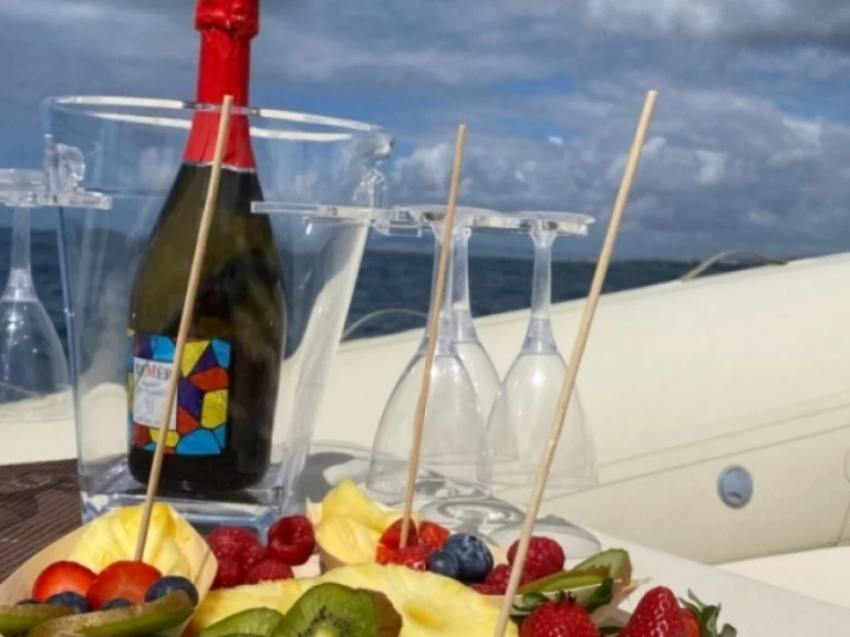 Mastercraft Master 1000 de alquiler a Sorrento