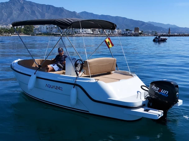 Alquiler de embarcaciones Aqua24 515 enMarbella en Samboat