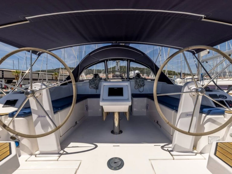 Bavaria Bavaria C42 de alquiler a Split