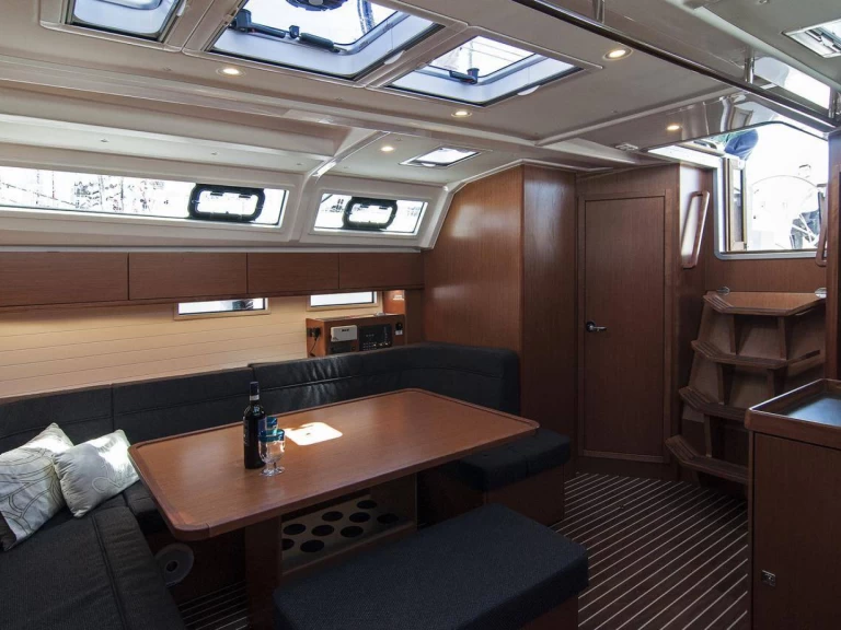 Velero para alquilar Split al mejor precio