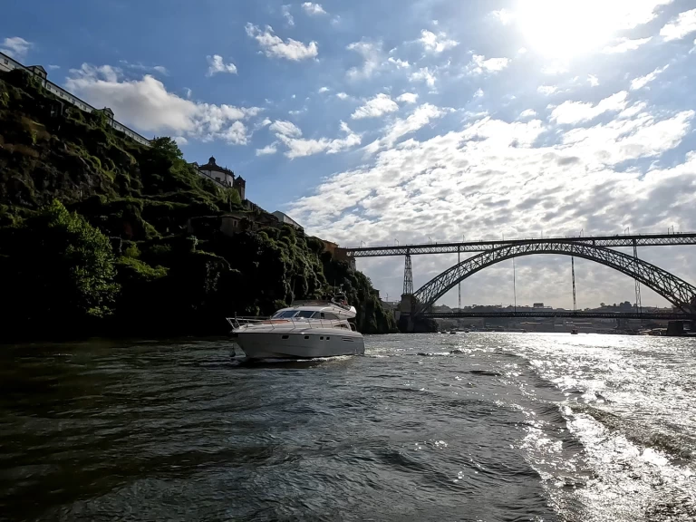 Alquiler Lancha Exclusive Private Boat Tour with The Last		 con o sin  título de navegación