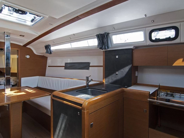 Velero para alquilar Split al mejor precio