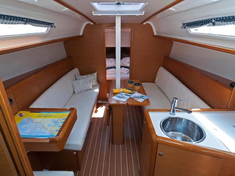 Alquiler de barcos Split barato de Sun Odyssey 33i