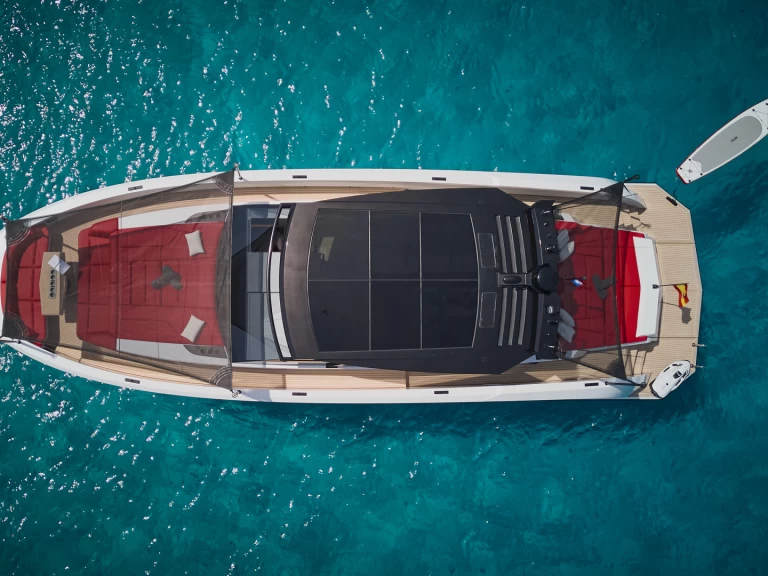 Alquiler de embarcaciones Vanquish VQ58 Real Diva enIbiza (Ciudad) en Samboat