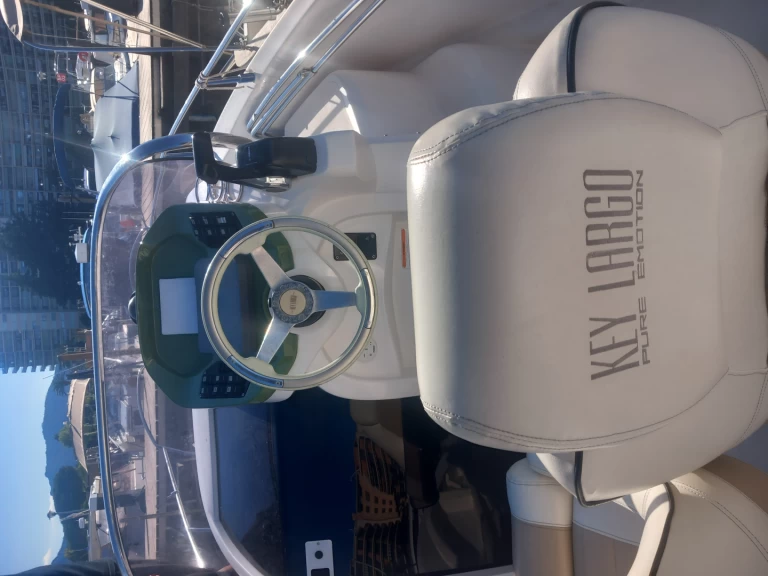 Alquiler de embarcaciones Kay Kay largo 24 enMandelieu-la-Napoule en Samboat