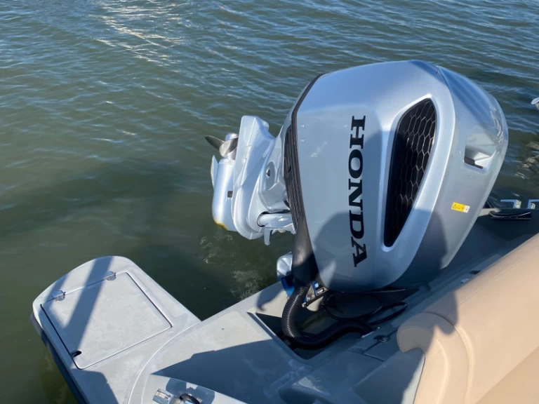 Alquiler Lancha Aquarius con o sin  título de navegación