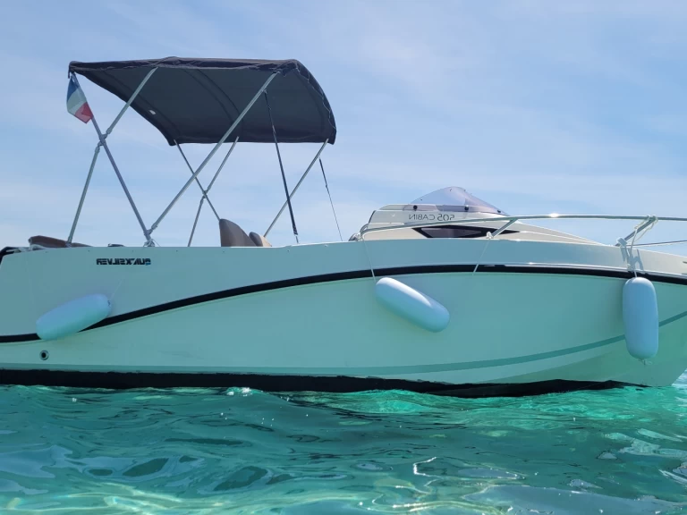 Quicksilver Activ 505 Cabin de alquiler a Cannes