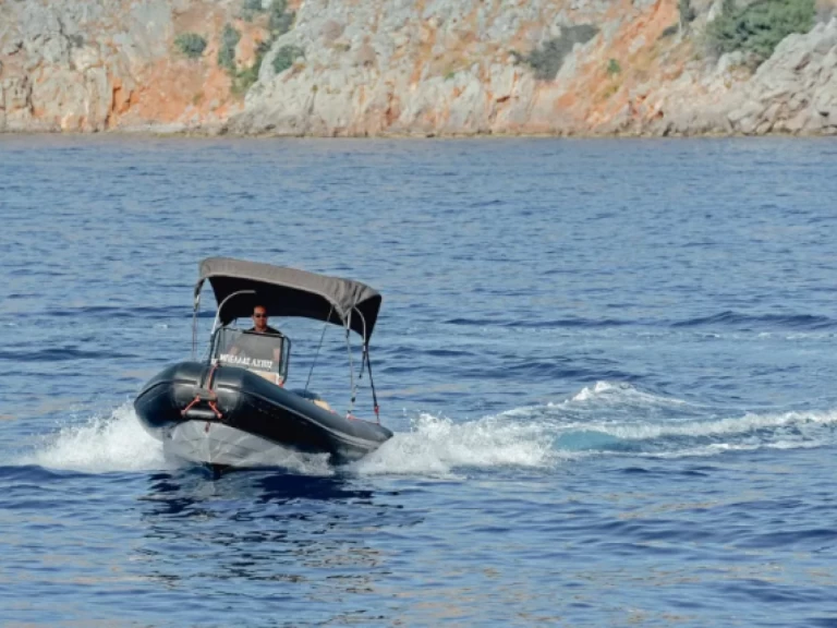 Alquiler Neumática Noburania con o sin  título de navegación