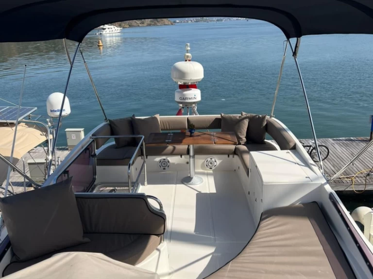 Alquiler Lancha Numarine con o sin  título de navegación