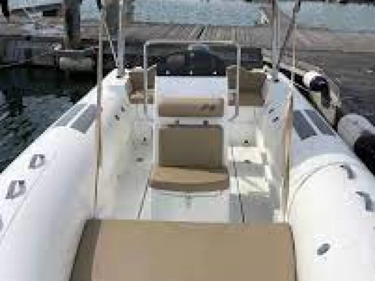 Alquiler Neumática Doriano Marine con o sin  título de navegación