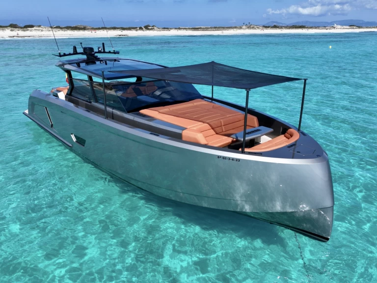 Alquiler de Lancha, con o sin patrón Vanquish Ibiza (Ciudad)