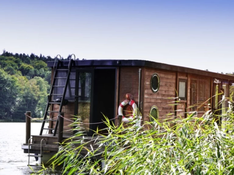 Alquiler de Casa flotante, con o sin patrón Floss Wolziger See