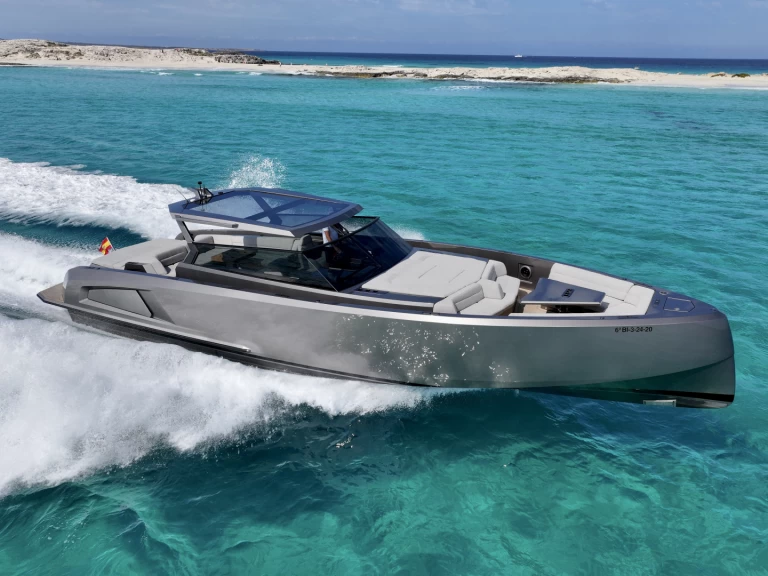Alquiler de Lancha, con o sin patrón Vanquish Ibiza (Ciudad)