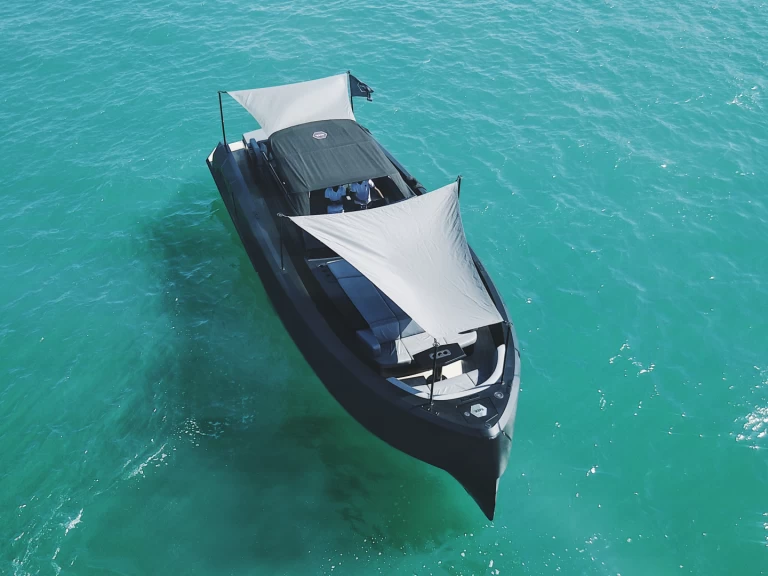 Alquiler de Vanquish VQ45 - BALR en Ibiza (Ciudad)