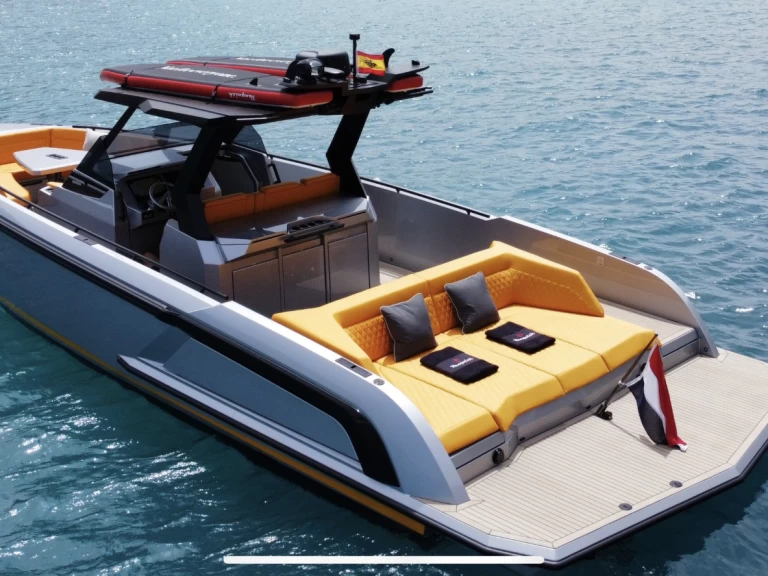 Alquiler de Lancha, con o sin patrón Vanquish Ibiza (Ciudad)